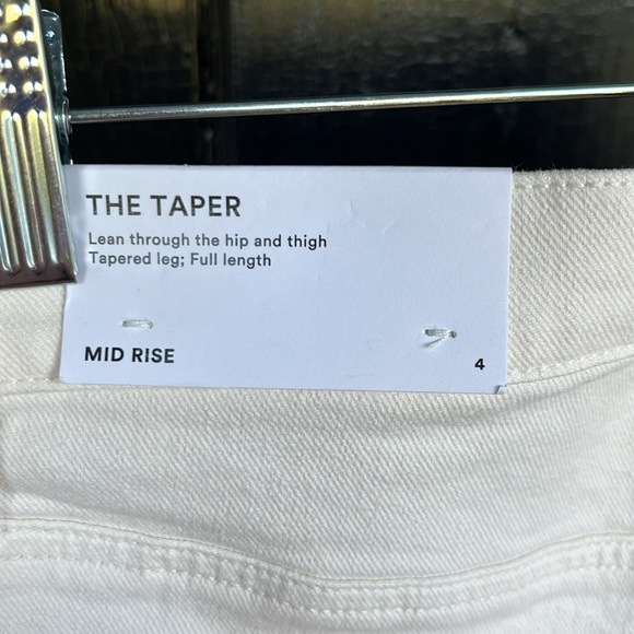 NWT Ann Taylor Sculpting Pocket Mid Rise Taper Jeans in Natural Size 4 - Picture 6 of 8